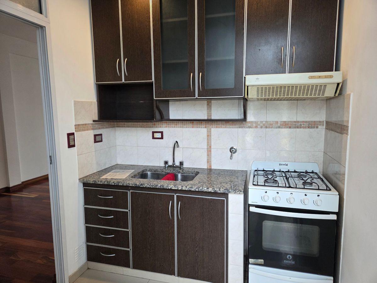 Foto de Departamento Alquiler - 2 entre 61 y 62 - Excelente estado - Un, imagen 2