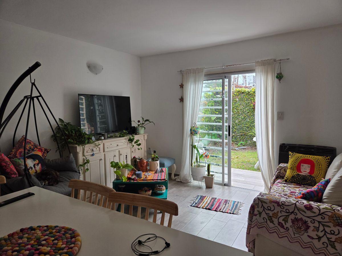 Foto de Hermoso PH en 36 entre 17 y 18 - Dos Dormitorios con Jardín - UNICO, imagen 2