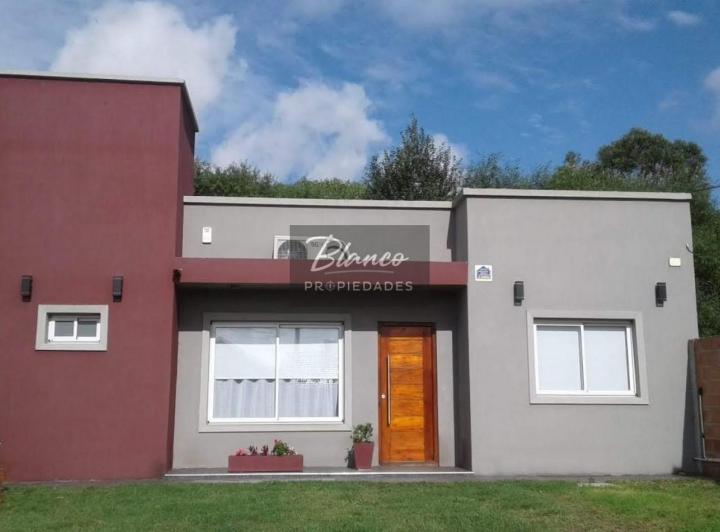 Hermosa Casa en venta  - Ideal para vivienda permanente.- 2