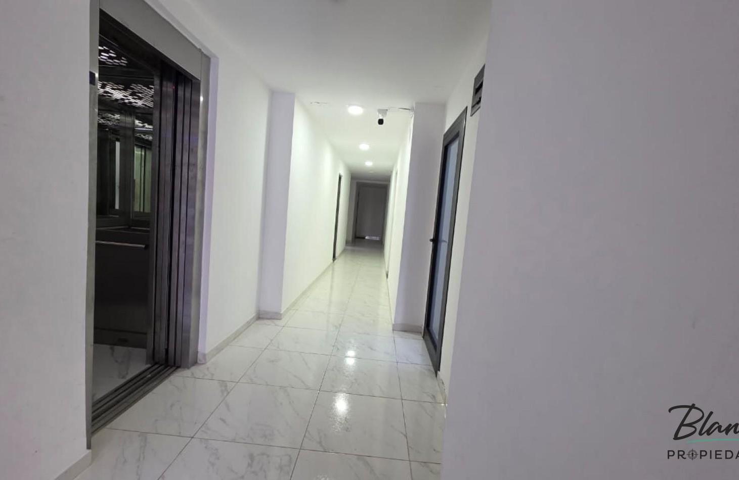 Foto de HERMOSO DPTO DE 3 AMBIENTES A MTS DEL MAR CON TERRAZA PROPIA!!!, imagen 2