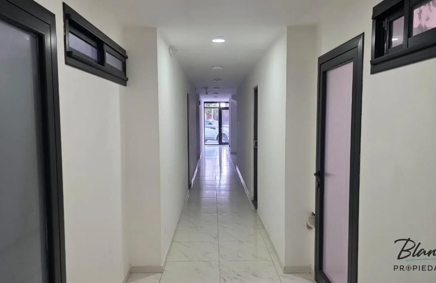 HERMOSO DPTO DE 3 AMBIENTES A MTS DEL MAR CON TERRAZA PROPIA!!! 1