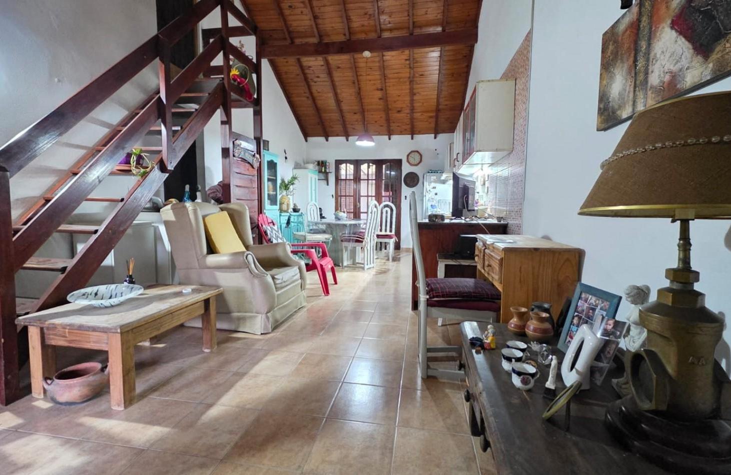 Foto de chalet de 4 ambientes sobre la calle La Rioja al 1100, imagen 2