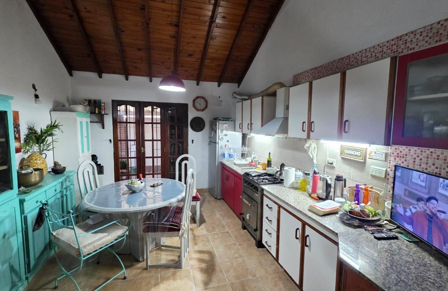 Foto de chalet de 4 ambientes sobre la calle La Rioja al 1100, imagen 3