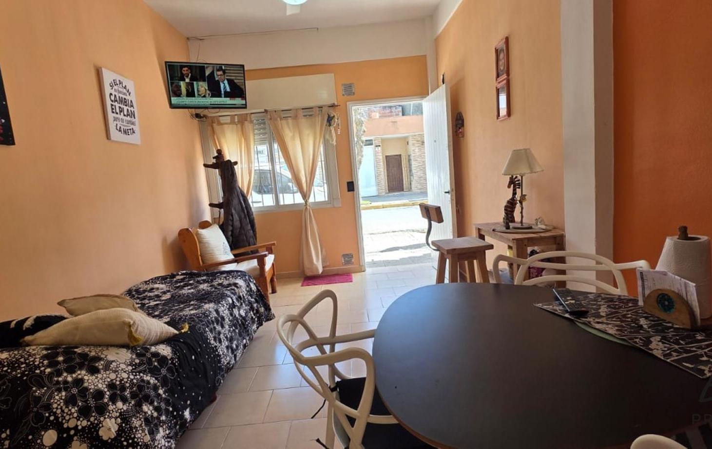 Foto de Hermoso Dpto de 2 ambientes en Planta Baja con todos los servicios en, imagen 3