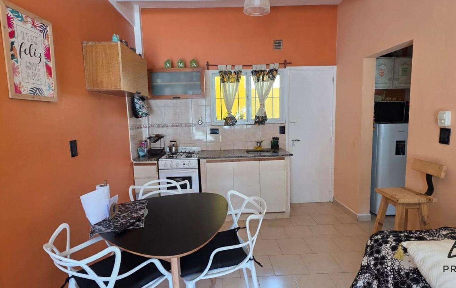Foto de Hermoso Dpto de 2 ambientes en Planta Baja con todos los servicios en, imagen 2