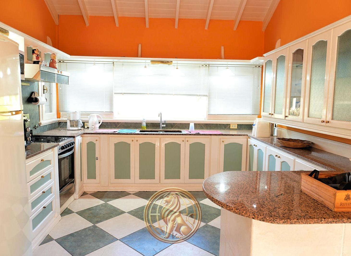Alquiler casa Pinamar con pileta 5 ambientes