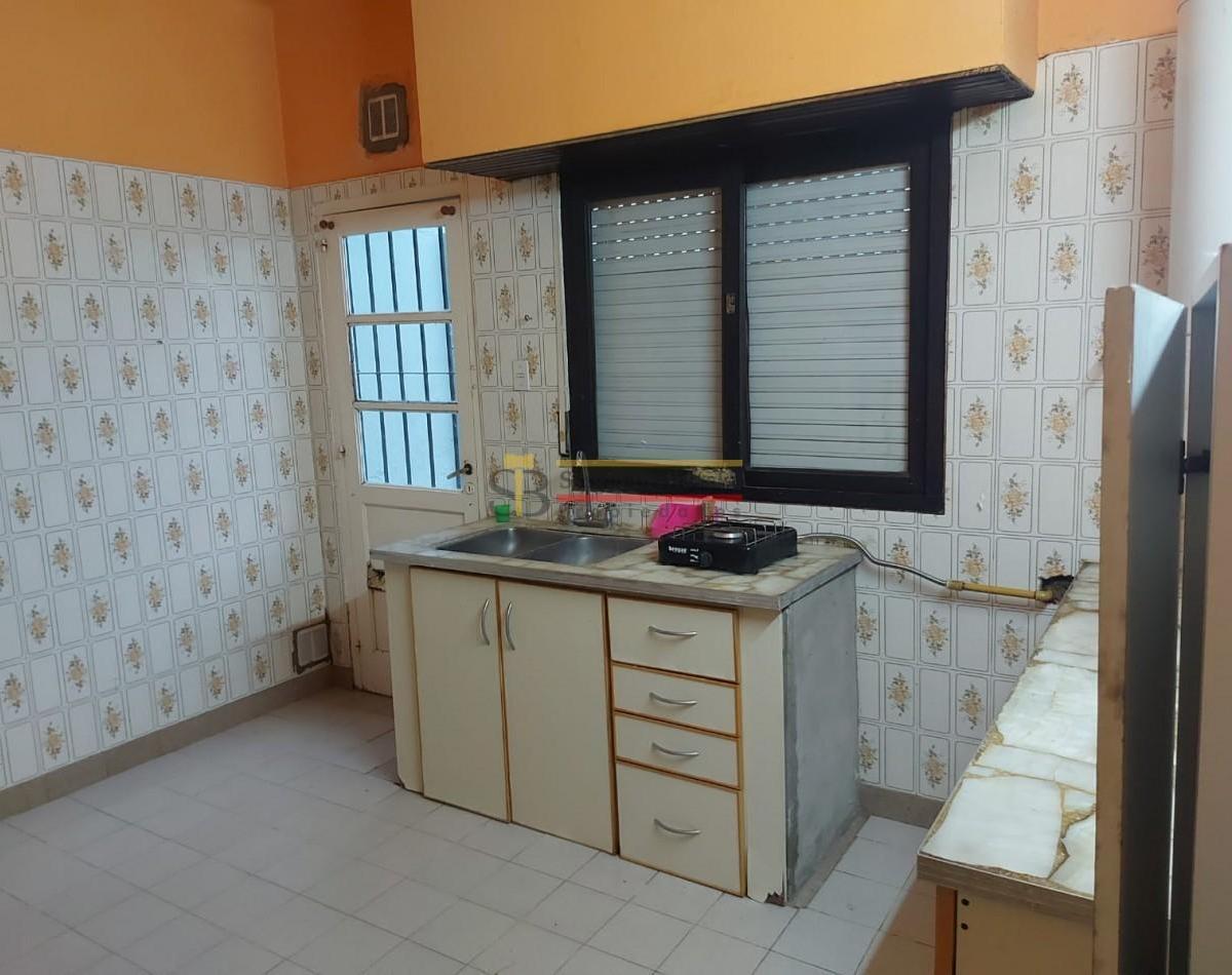 Foto de OPORTUNIDAD SE VENDE CASA DE 5 AMBIENTES EN GRAL. MADARIAGA APTO, imagen 3