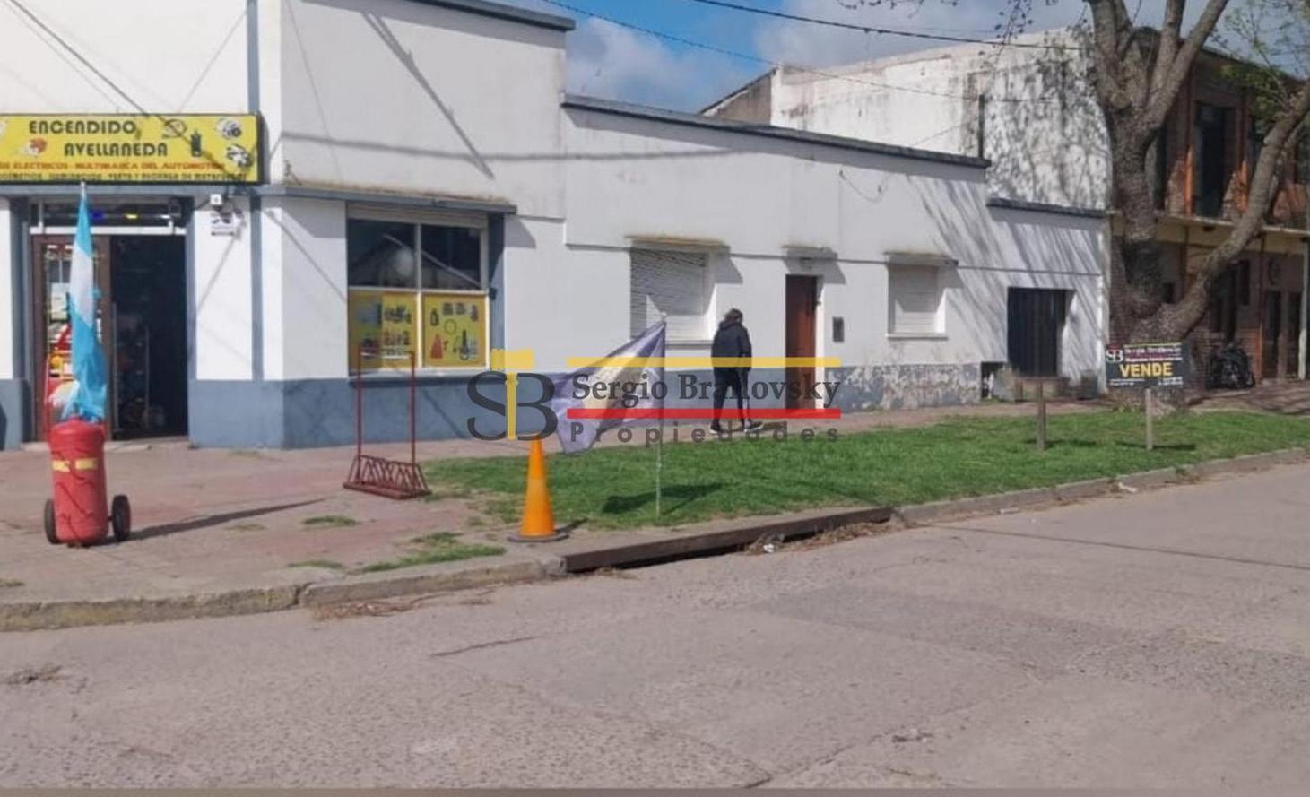 Foto de EN VENTA LOCAL CON VIVIENDA IMPORTANTE ESQUINA EN GENERAL MADARIAGA, imagen 1