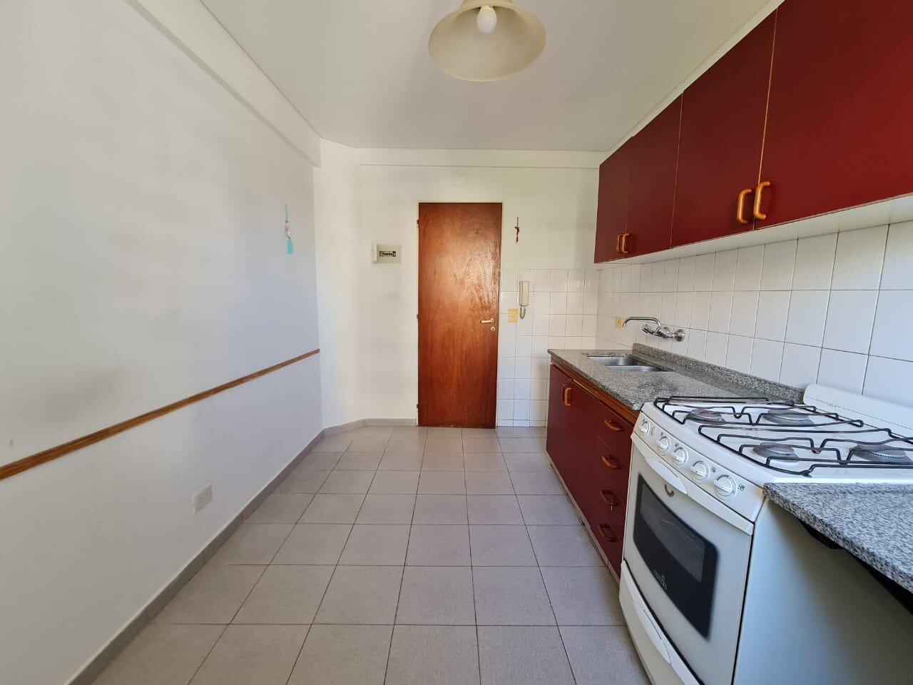 Foto de ALQUILER DEPARTAMENTO 2 AMB CON COCHERA, imagen 5