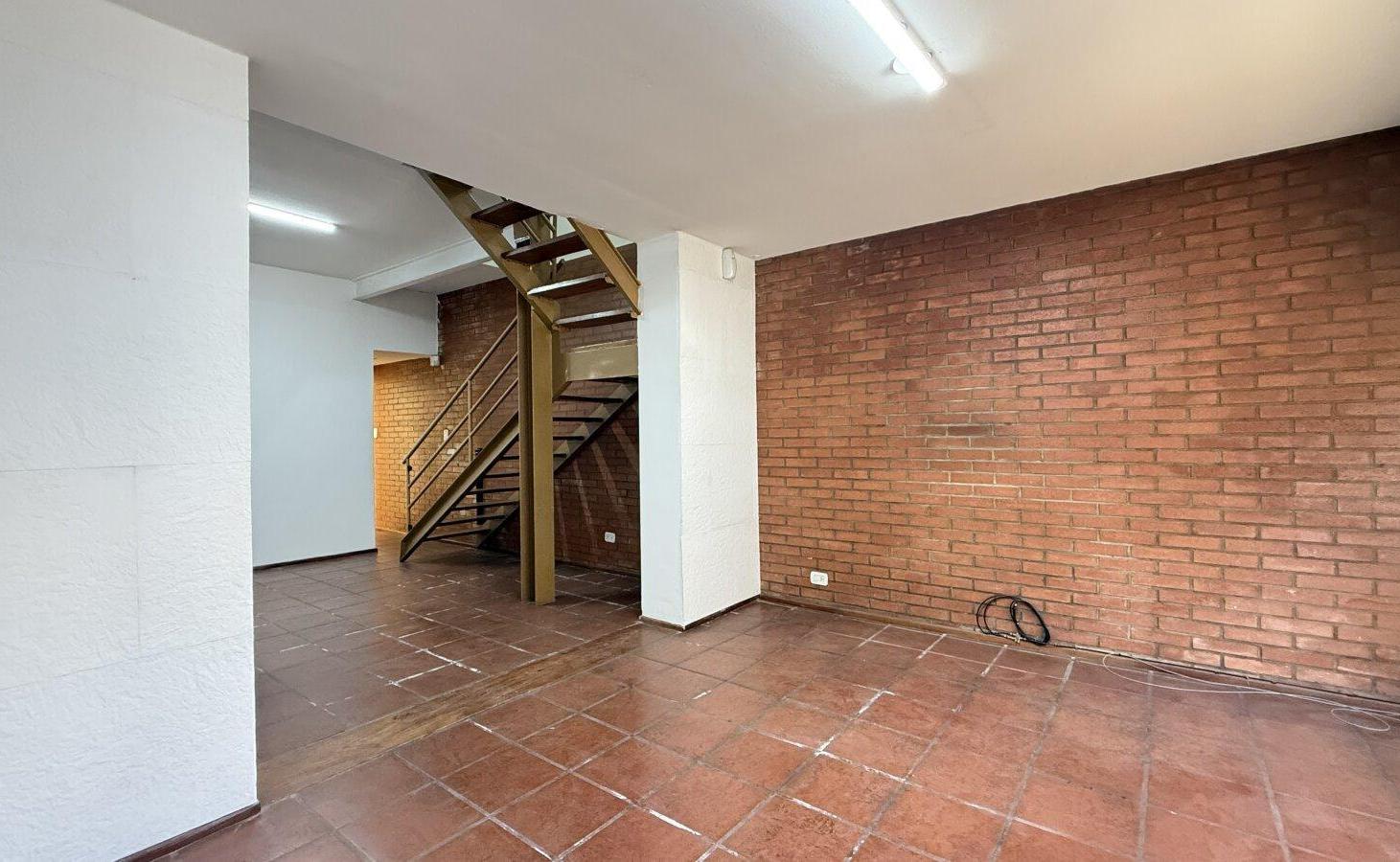 Foto de VENTA CASA 6 AMBIENTES-TERRAZA-COCHERA-PATIO-CABALLITO, imagen 3