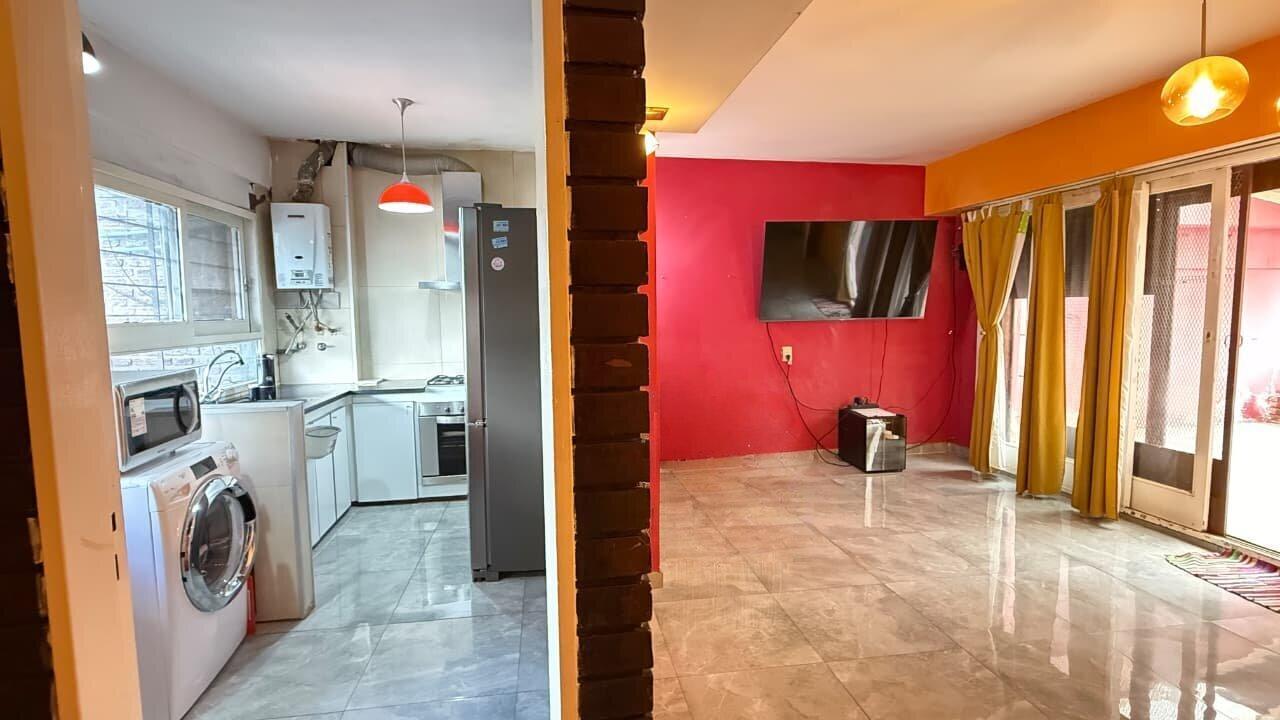 Foto de PH 3 AMB VENTA FLORES PATIO TERRAZA BALCÓN, imagen 2