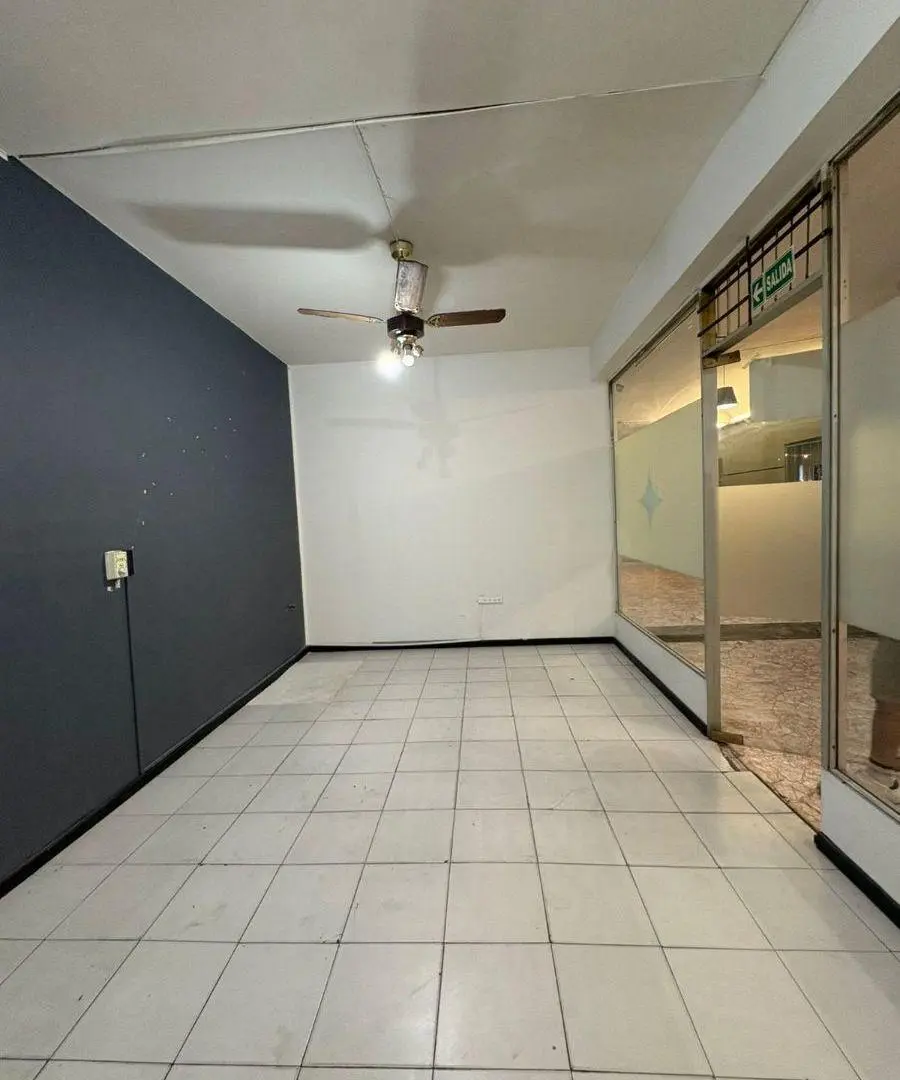 Alquiler - Local Comercial (28m2) - Centro (Galería Charif) 4
