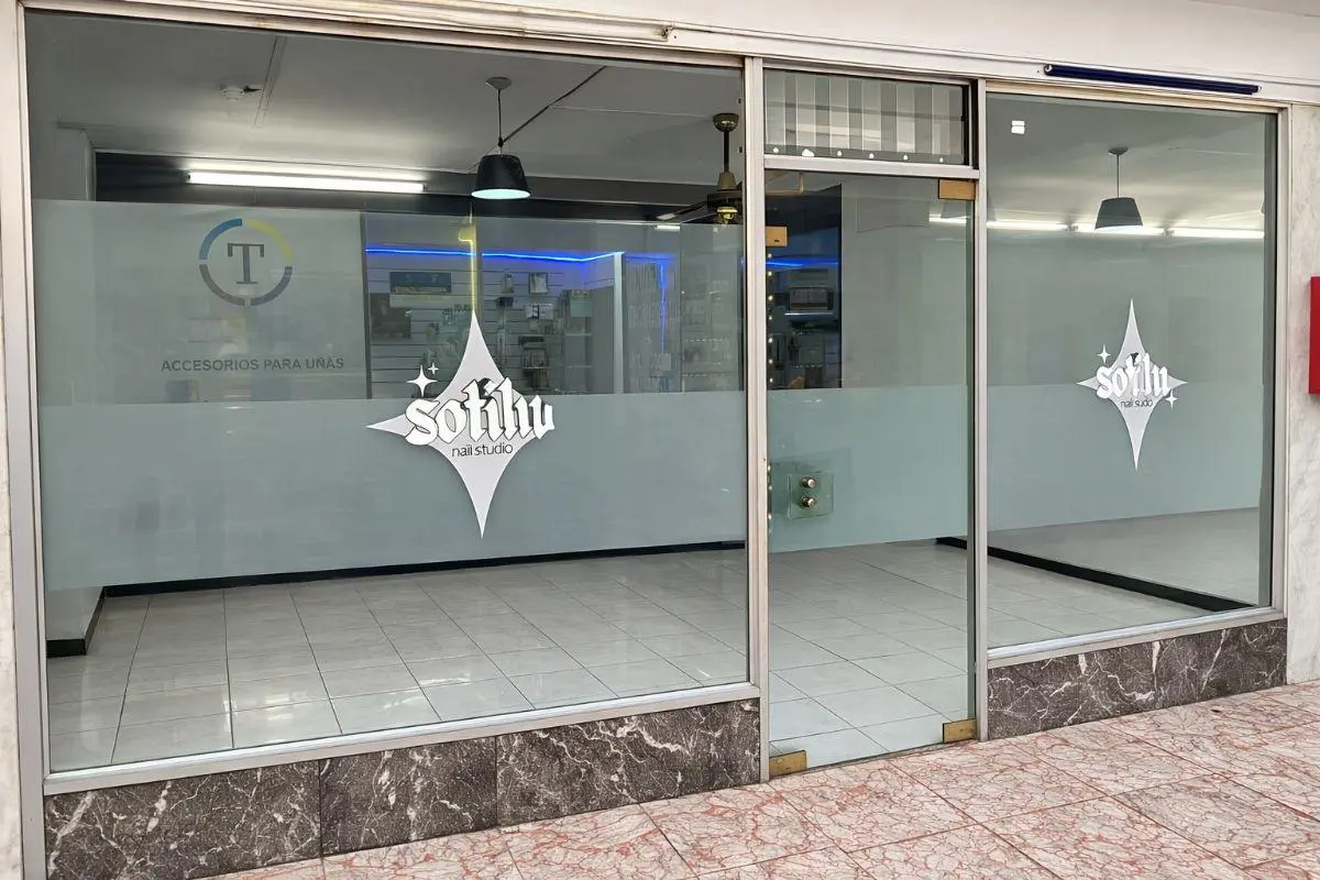 Alquiler - Local Comercial (28m2) - Centro (Galería Charif) 1