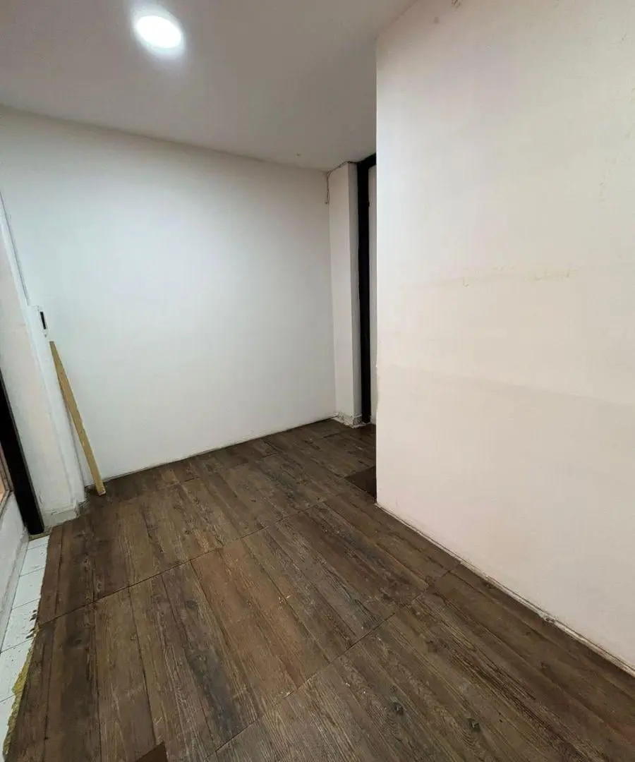 Alquiler - Local Comercial/120m2 - San Martin (Galeria Chariff) 1