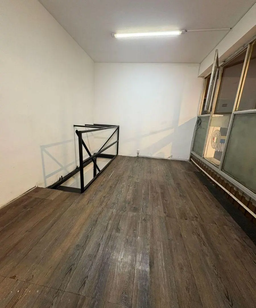 Alquiler - Local Comercial/120m2 - San Martin (Galeria Chariff) 5