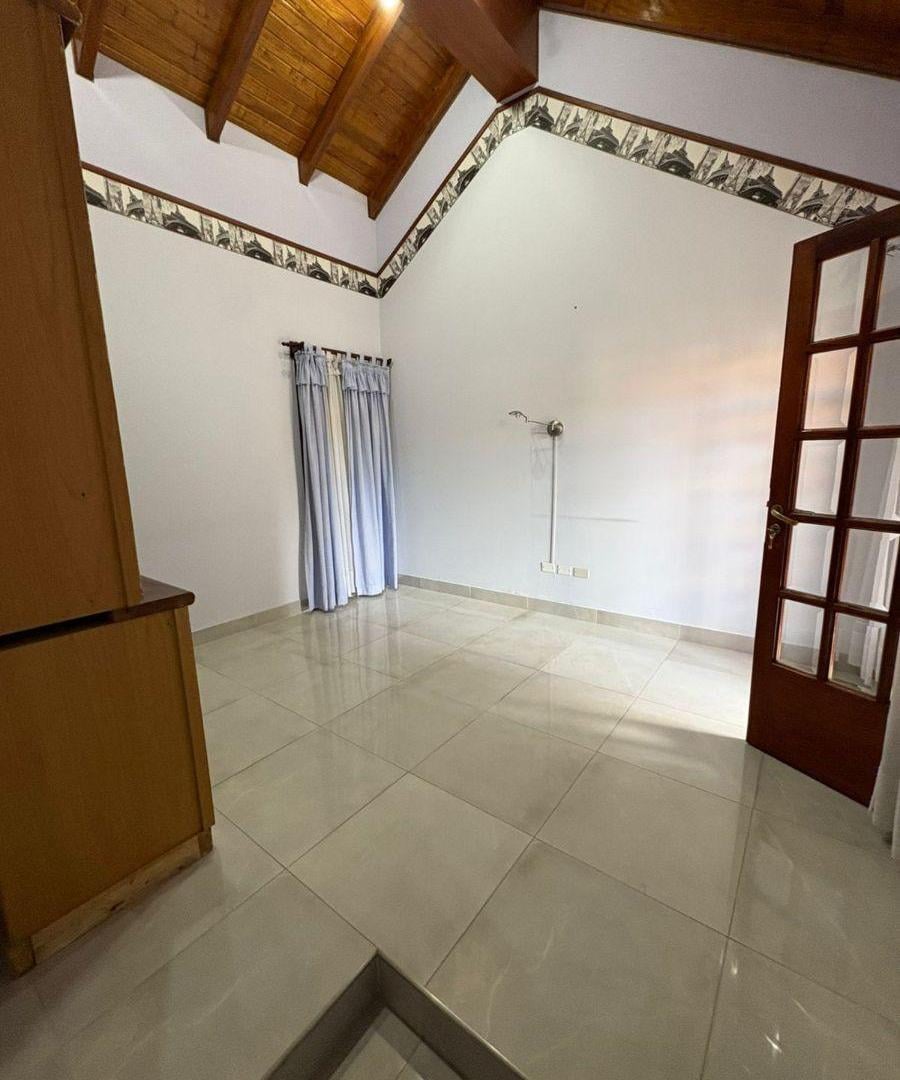Foto de Venta - Casa/Cochera triple690m2 - Godoy Cruz/Benegas/Santa Angela, imagen 1