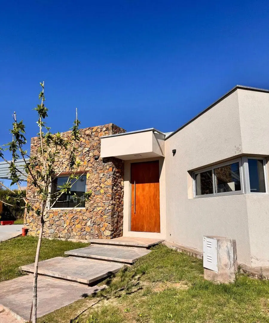 casa en alquiler barrio Zettavi 1