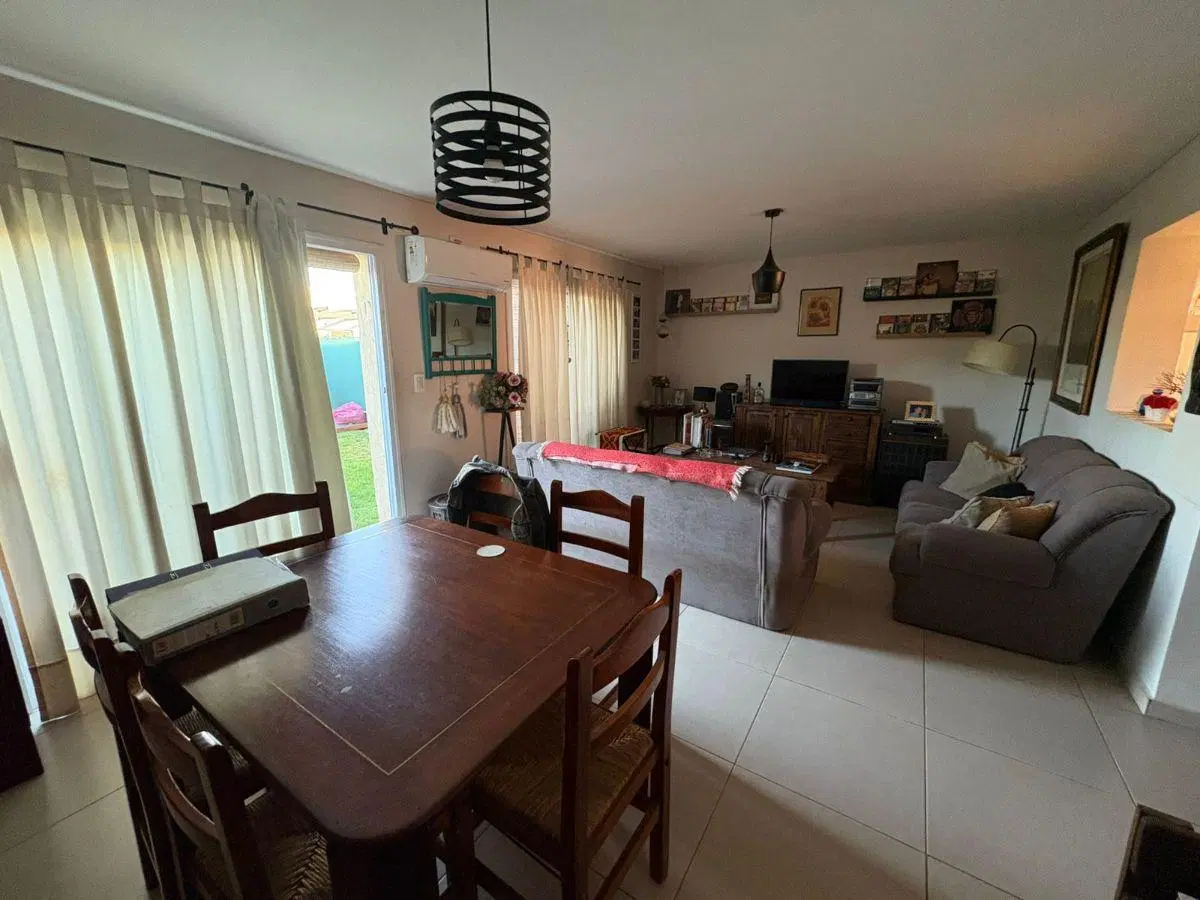 Alquiler - Dúplex/Casa/3 dormitorios - Punta Lago (Maipú) 1