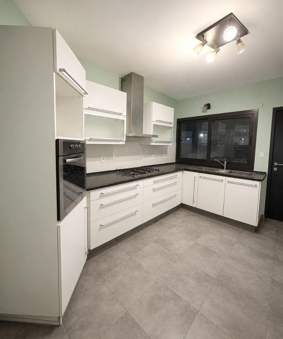 Foto de Excelente Casa en Barrio Semi Privado | 3 Dormitorios | Pileta | Apta, imagen 2