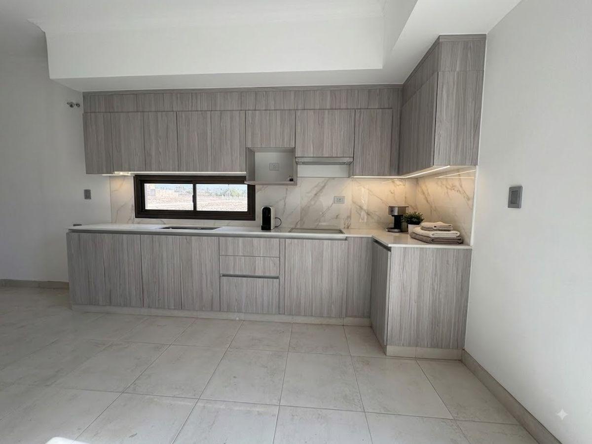 Foto de Venta Casa a Estrenar de 2 Dormitorios/Cochera y Churrasquera en Barrio, imagen 1