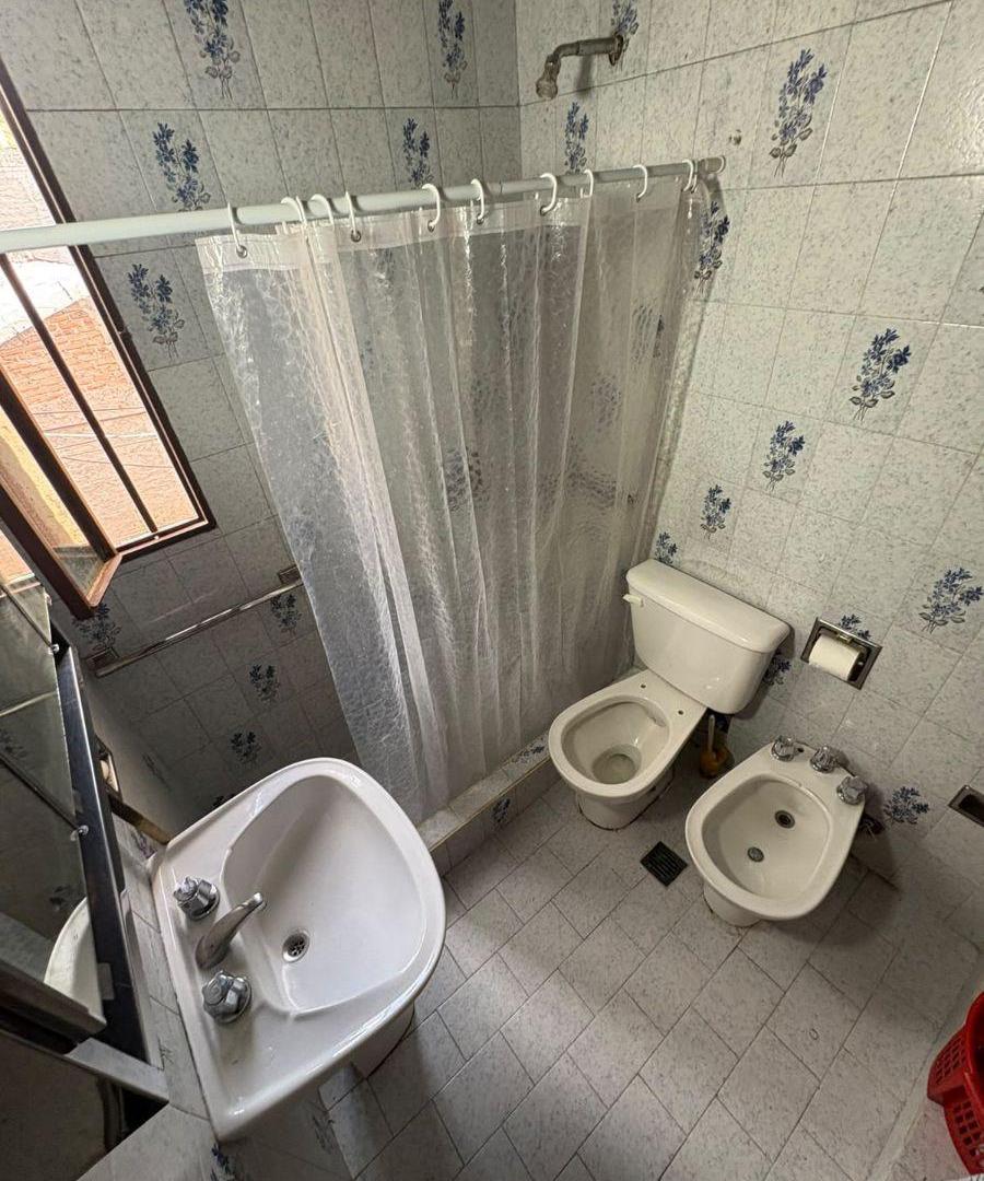 Foto de Casa en Venta en Godoy Cruz – 2 unidades (Casa/Departamento) | Perito, imagen 2