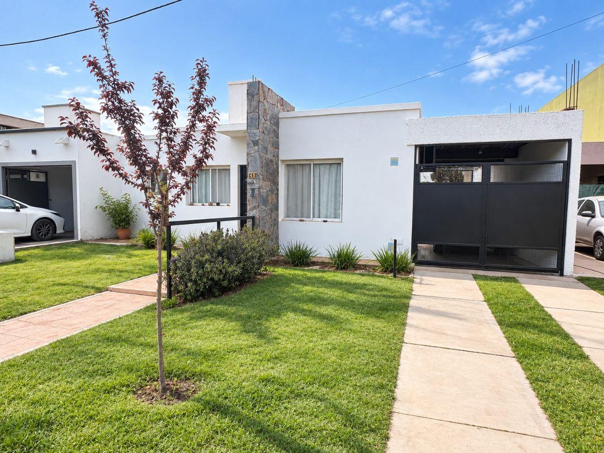 Foto de Casa en Venta Luján de Cuyo | 3 Dormitorios, Jardín, Pileta y Cochera, imagen 3