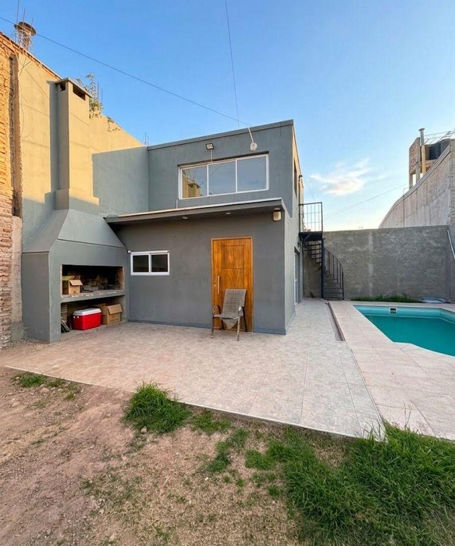 Foto de Casa en venta - Las Heras - 2 baños - comedor - pileta - recibe, imagen 1