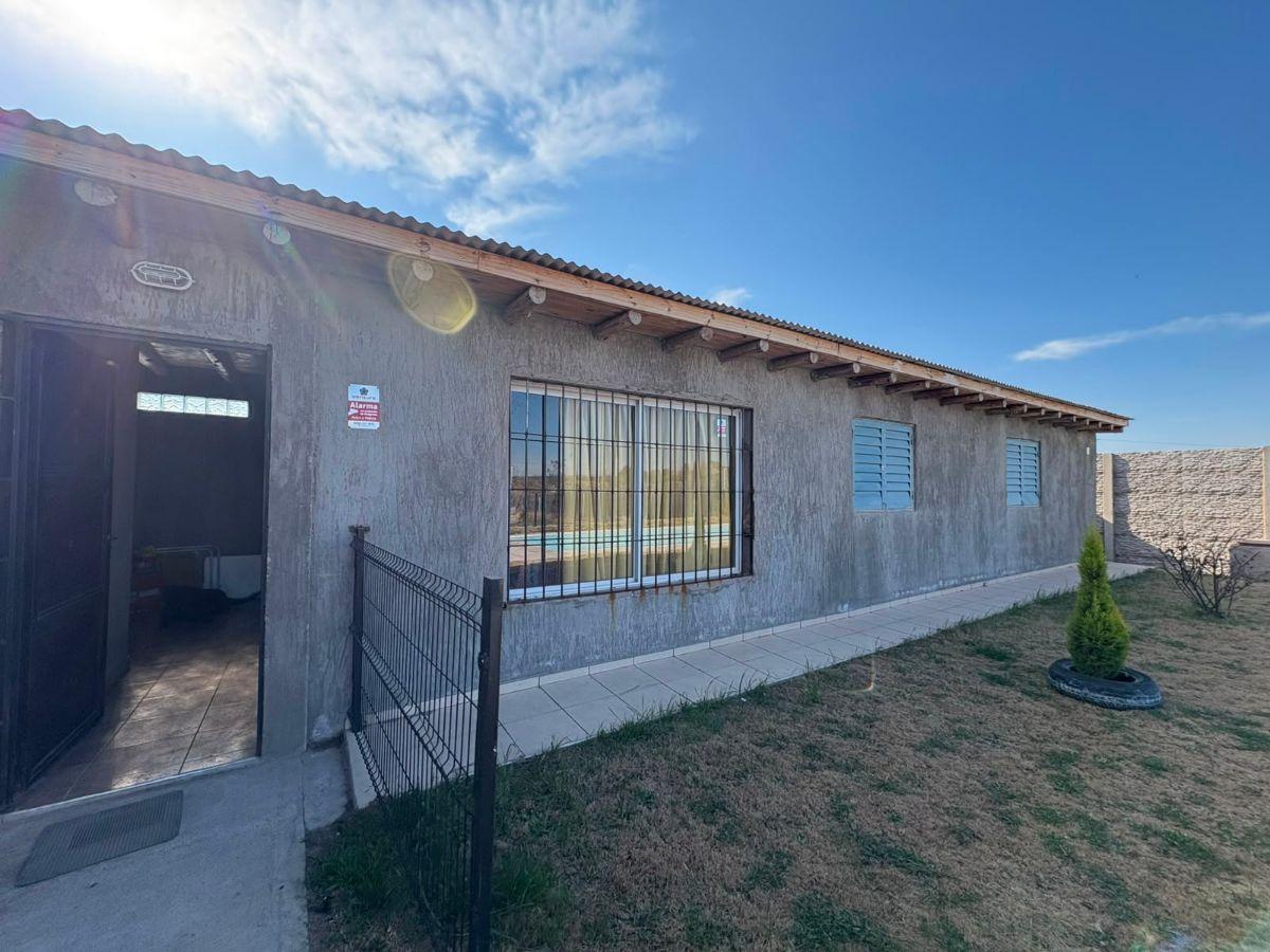 Foto de Casa en venta en Vistalba | 1.000 m² | Pileta, quincho y jardín, imagen 2
