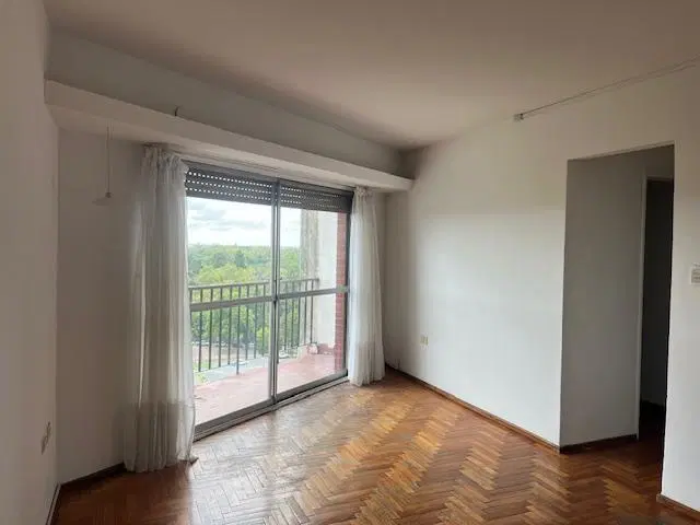 Departamento frente al BOSQUE. 2
