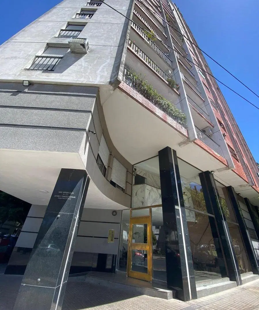 Departamento frente al BOSQUE. 3
