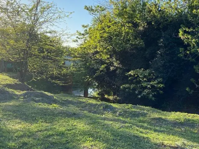 Terreno entre caminos . Zona parque ecológico 1