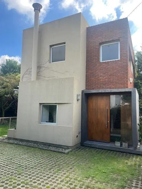 Excelente ubicacion. Duplex c cochera. Pocas unidades 4