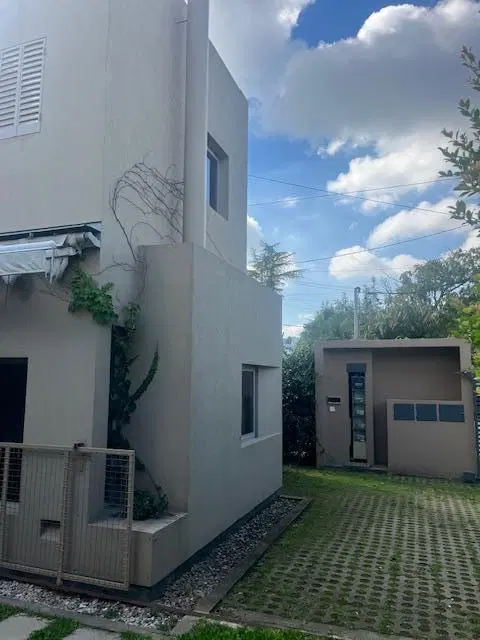 Excelente ubicacion. Duplex c cochera. Pocas unidades 2