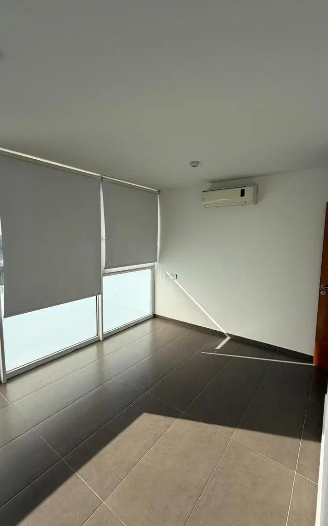 Departamento de 3 dormitorios en dos plantas en alquiler 8