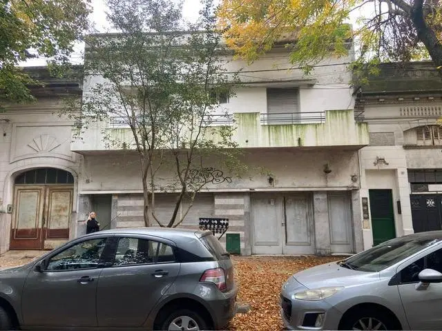 Planta alta unica, independiente, reciclada. Amplios ambientes. Sin expensas 3