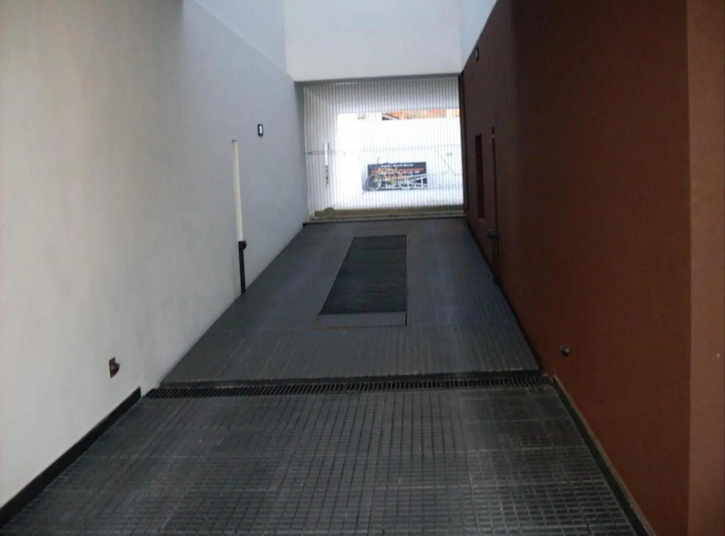 Departamento de categoría dos dormitorios y cochera en alquiler 3