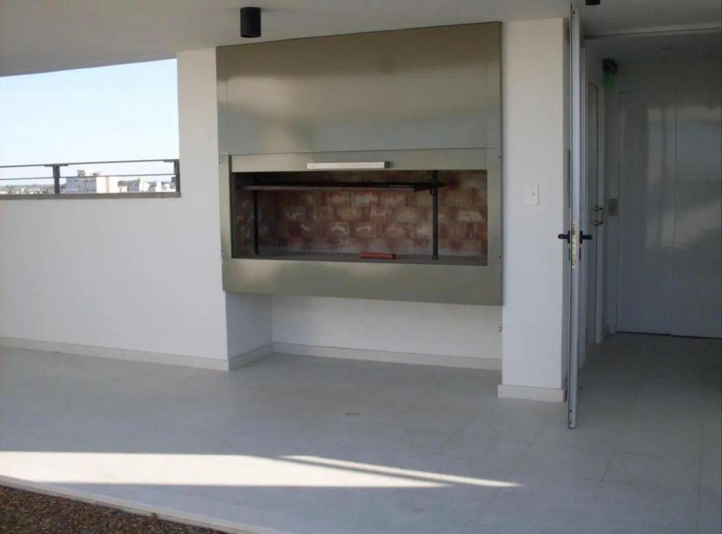 Departamento de categoría dos dormitorios y cochera en alquiler 4