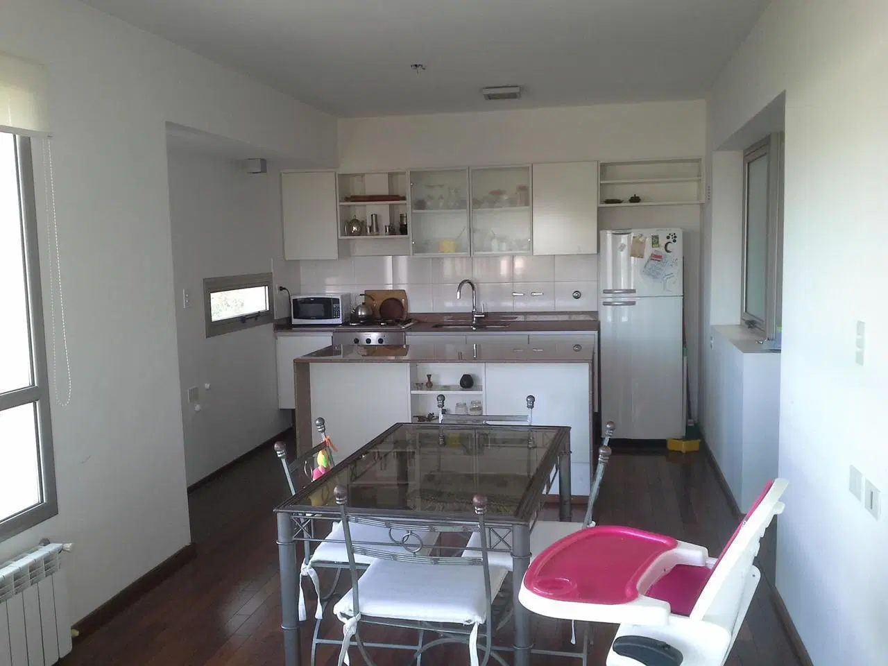 Departamento 2 dormitorios en alquiler con cochera cubierta 2