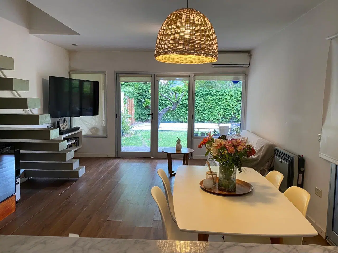Excelente Duplex c/ pileta e/ Caminos 3