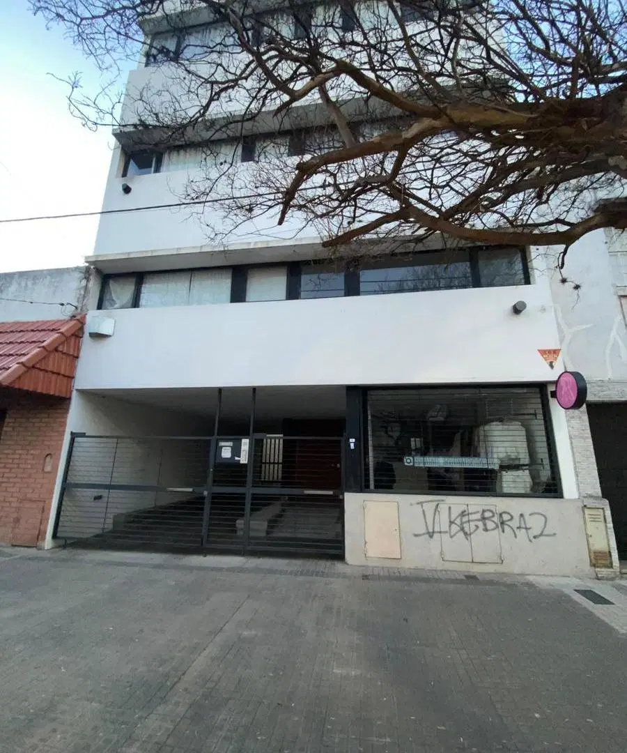 Departamento de 1 dormitorio con cochera en alquiler, zona plaza azcuenaga 3
