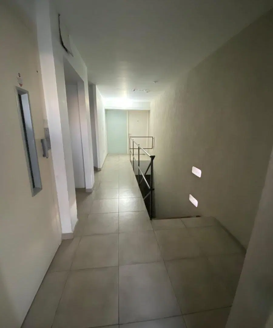 Departamento de 1 dormitorio con cochera en alquiler, zona plaza azcuenaga 2