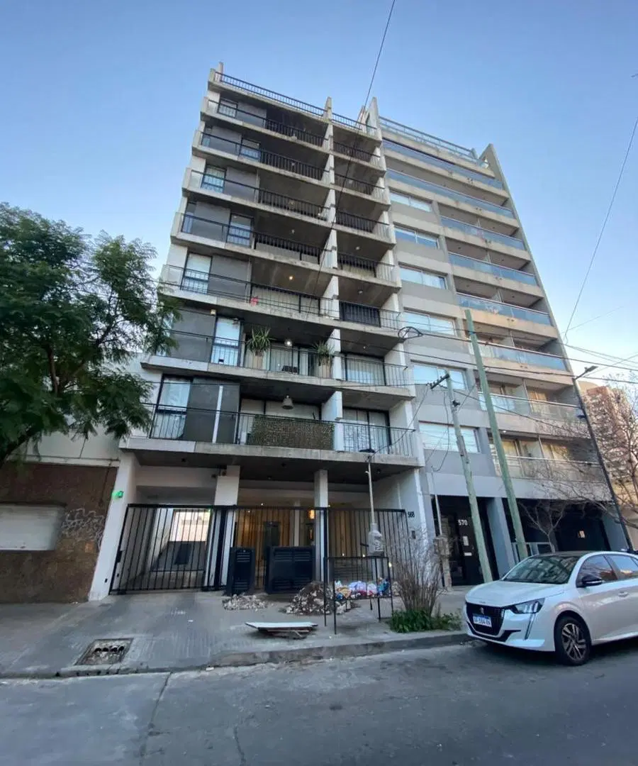 Monoambiente en alquiler, zona Plaza Azcuenaga 4