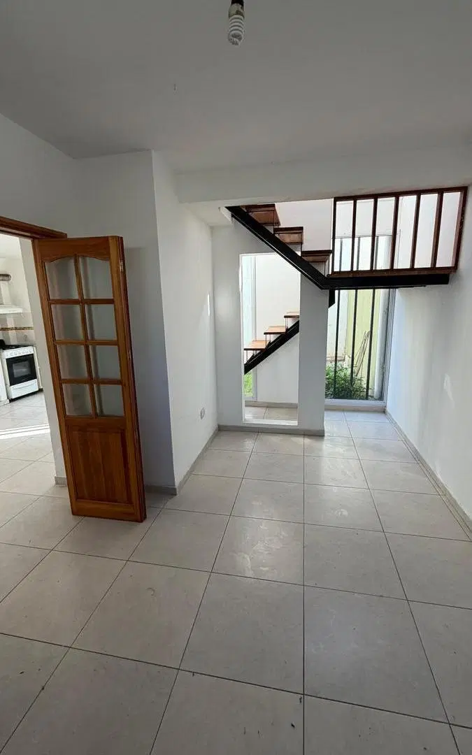 Duplex de dos dormitorios con cochera SIN EXPENSAS 8