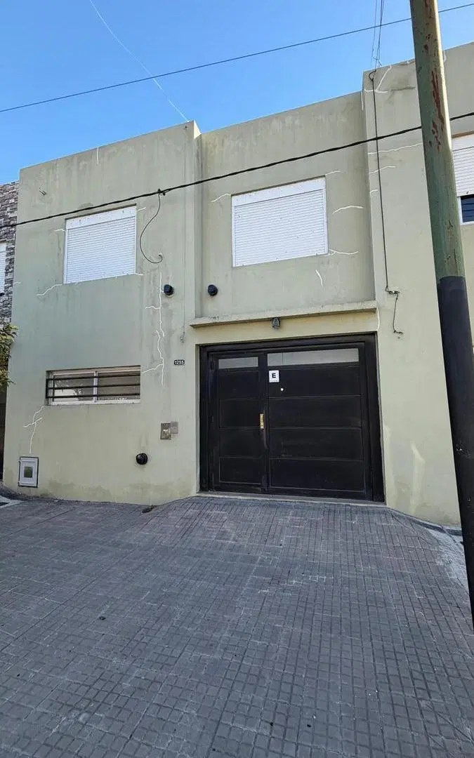 Duplex de dos dormitorios con cochera SIN EXPENSAS 5