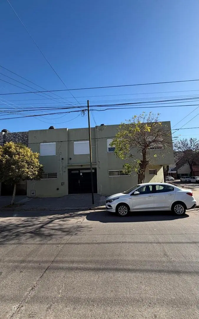 Duplex de dos dormitorios con cochera SIN EXPENSAS 3