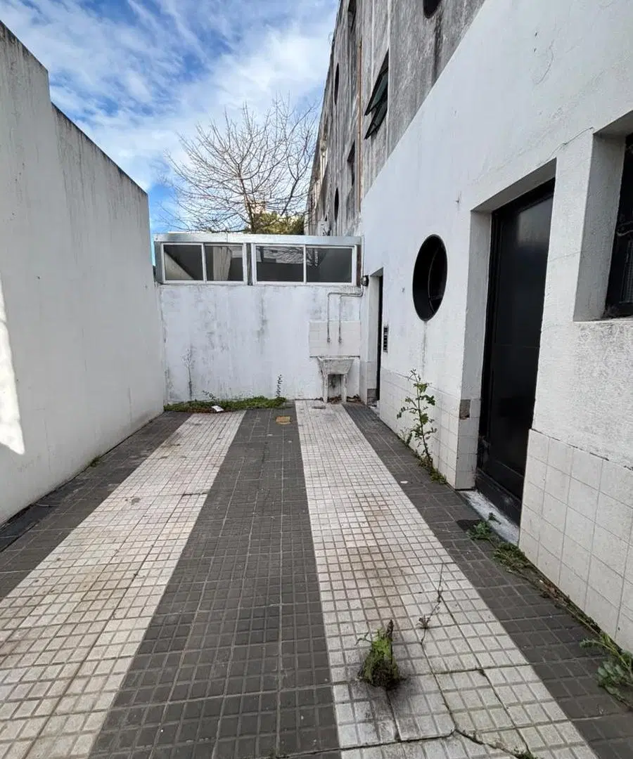 Triplex en alquiler, de dos dormitorios con cochera 3