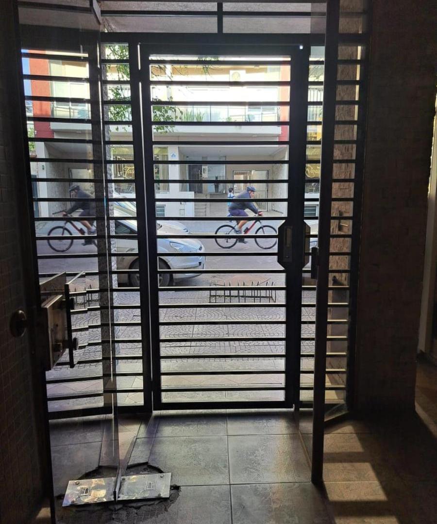 Foto de Departamento de 1 dormitorio en alquiler, con patio interno, imagen 2