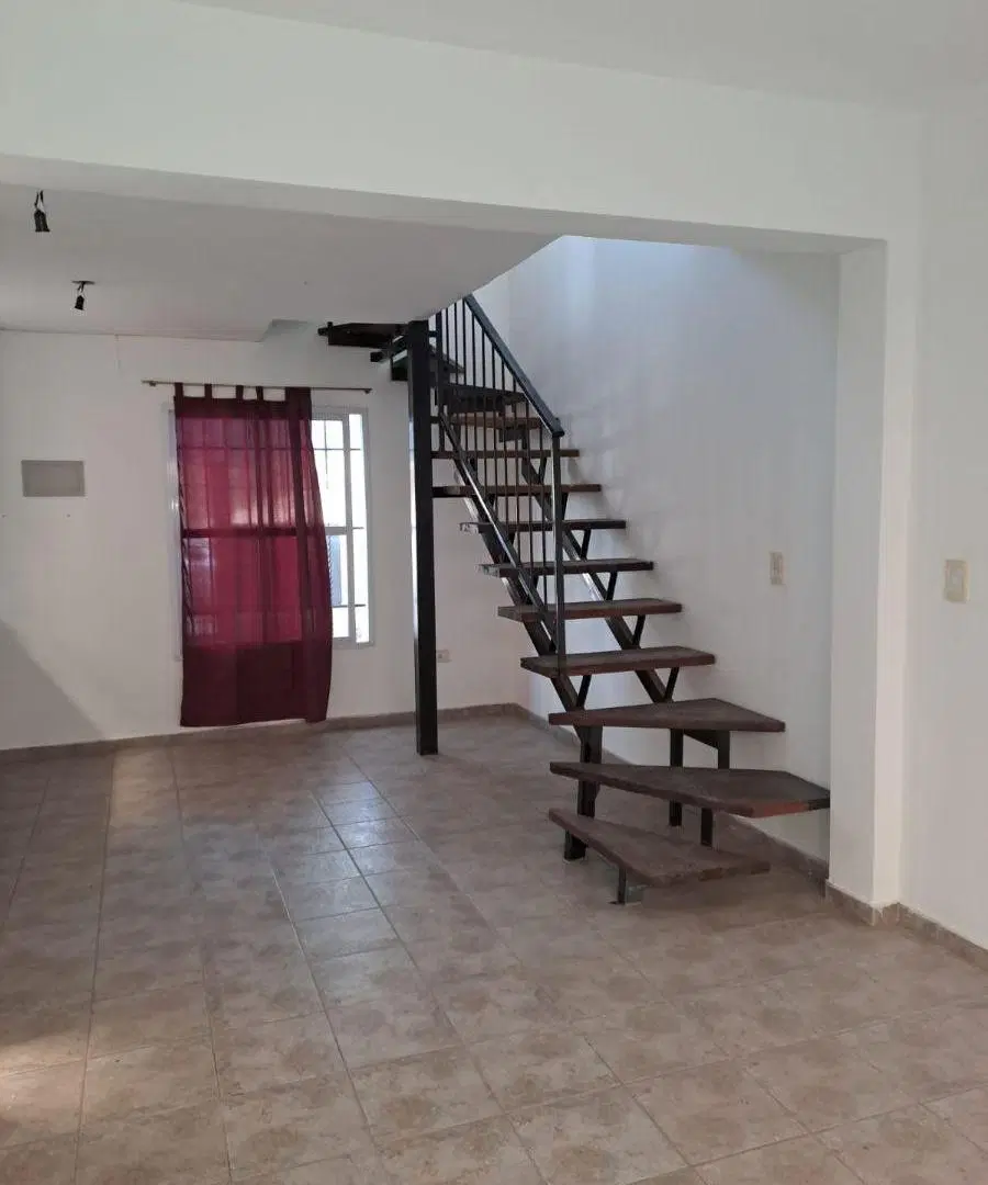 Departamento con 1 dormitorio y cochera en alquiler en Capilla del Rosario 5