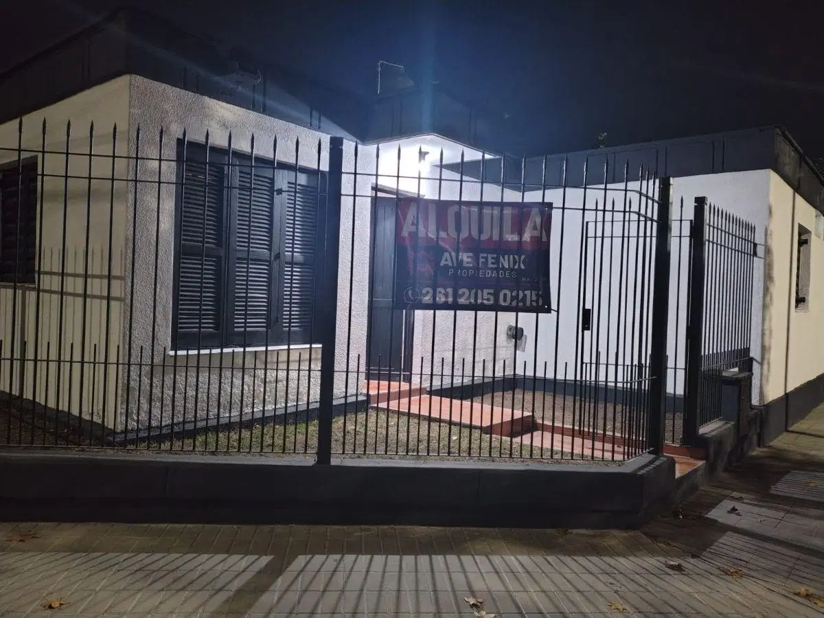 Casa de 4 dormitorios en alquiler en Las Tortugas y 2 cocheras 3