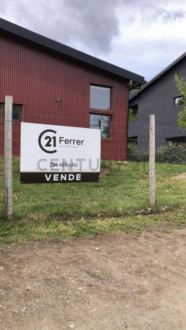 Casa en Venta Bariloche - Melipal Descripción: Propiedad Ubicada en El Barrio Melipal 4